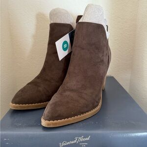 Universal Thread Memory Foam Ankle Boots